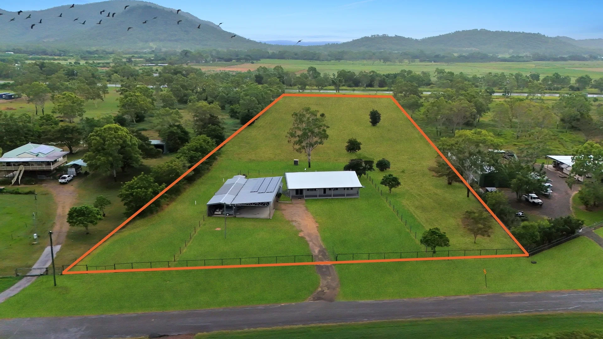9 Apple Flat Road, Alligator Creek QLD 4816