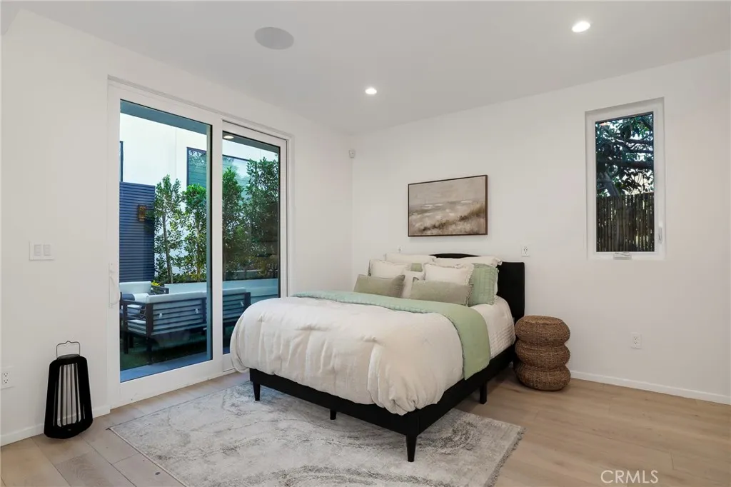 Additional image 107 of 2309 Cove Avenue, Los Angeles, CA 90039