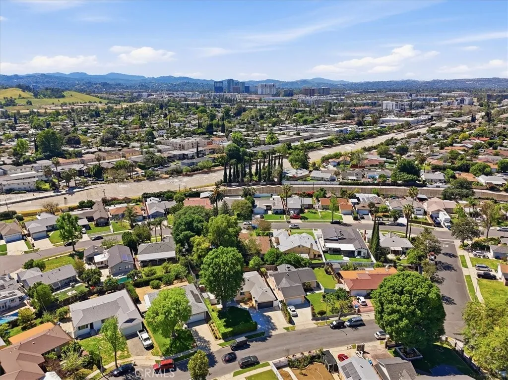 6947 Sunny Brae Avenue, Winnetka, CA 91306