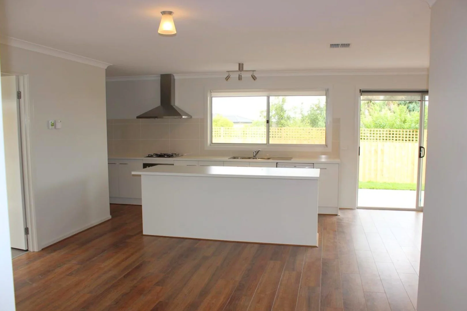 Additional image 2 of 2/5 Mitchell Avenue, Ashwood VIC 3147