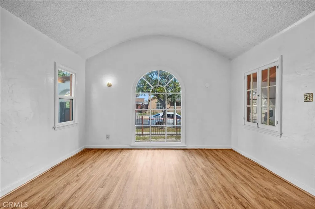 Additional image 11 of 914 E 83rd Street, Los Angeles, CA 90001