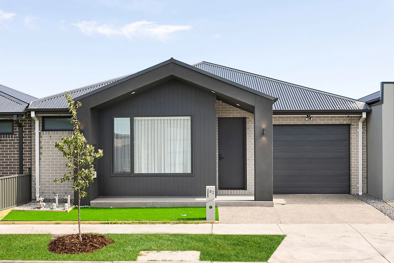 82 Burrawang Lp, Mickleham VIC 3064