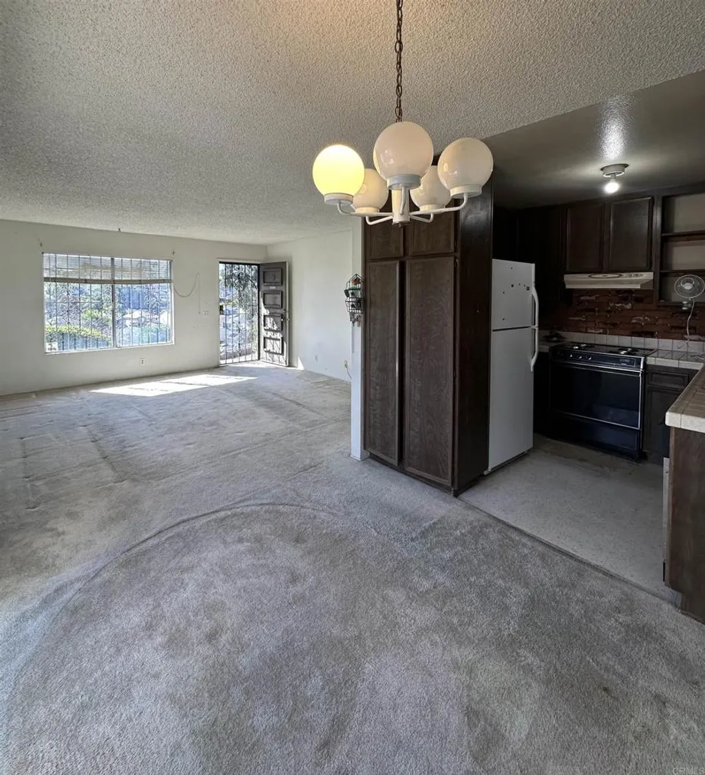 Additional image 3 of 462 Bluffview RD, Spring Valley, CA 91977