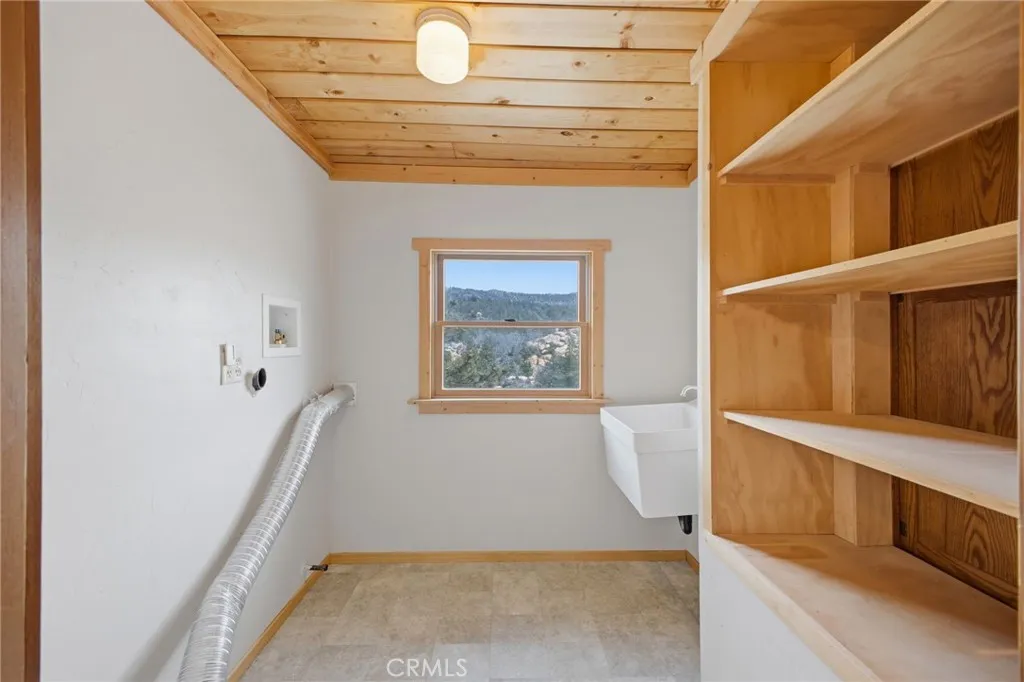 Additional image 58 of 33052 Donner Ln, Running Springs, CA 92382