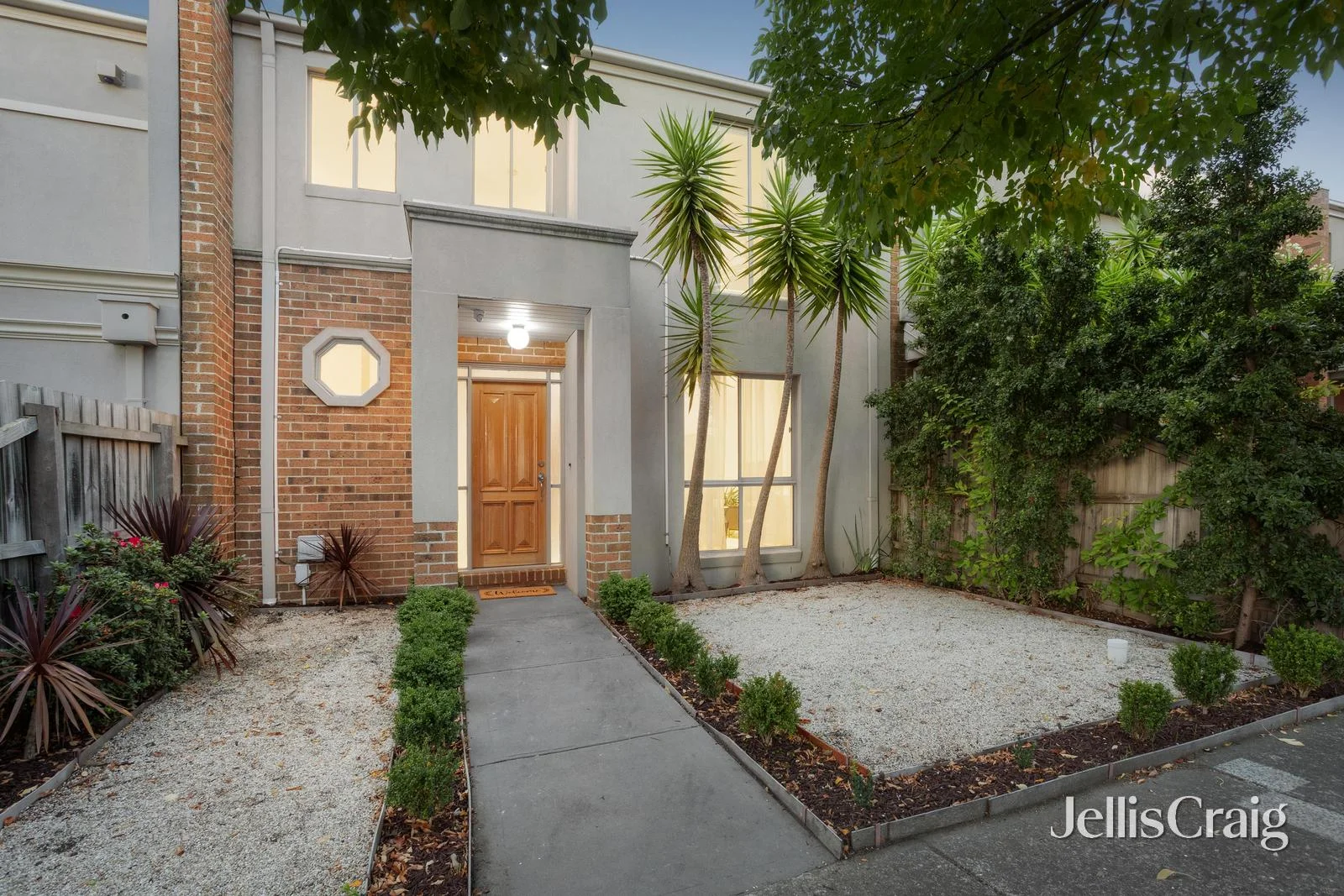 18 Mulsanne Lane, Bentleigh East VIC 3165