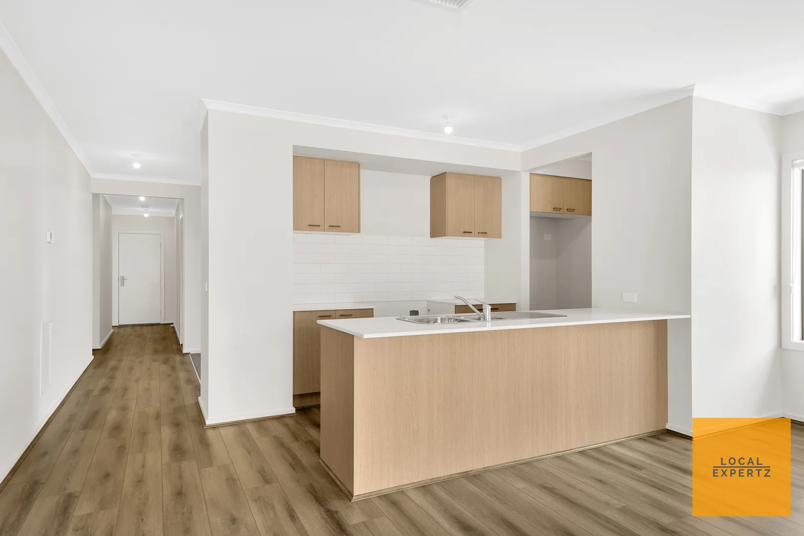 15 Murtoa Crescent, Eynesbury VIC 3338 photo 2