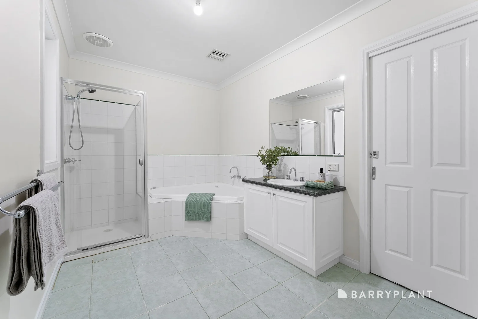 Additional image 7 of 1/1 Koomba Road, Wantirna VIC 3152