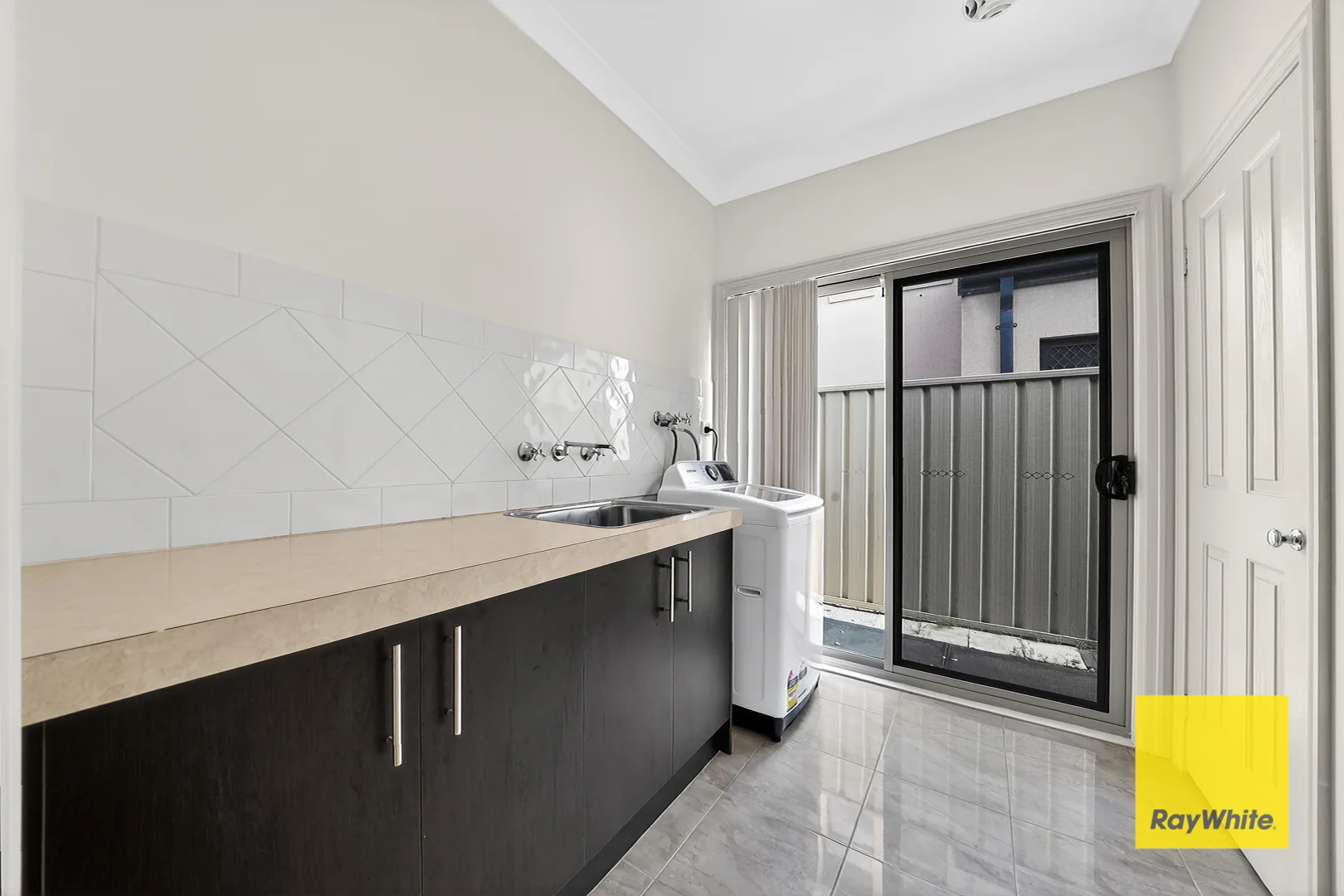 Additional image 17 of 33 Studley Park Way, Caroline Springs VIC 3023