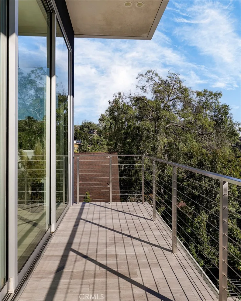 Additional image 105 of 2309 Cove Avenue, Los Angeles, CA 90039