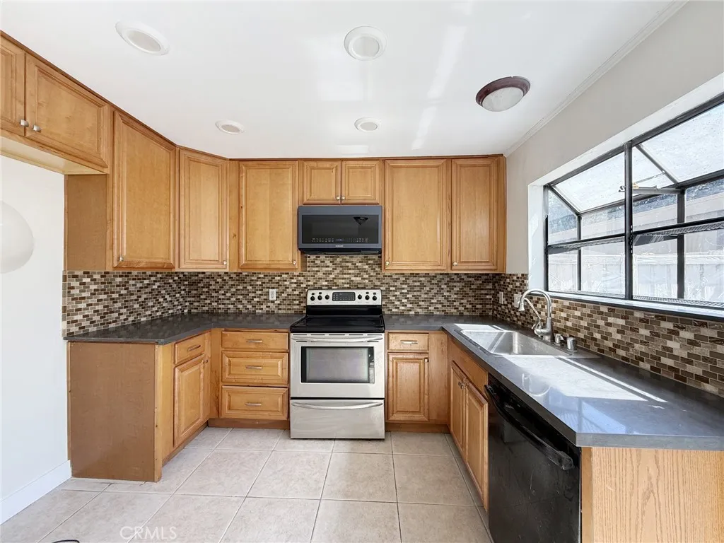 Additional image 8 of 231 Springview, Irvine, CA 92620