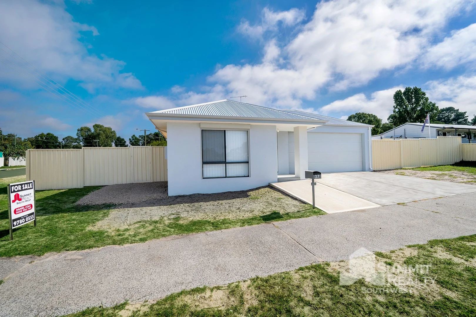 37 Moore Street, Collie WA 6225