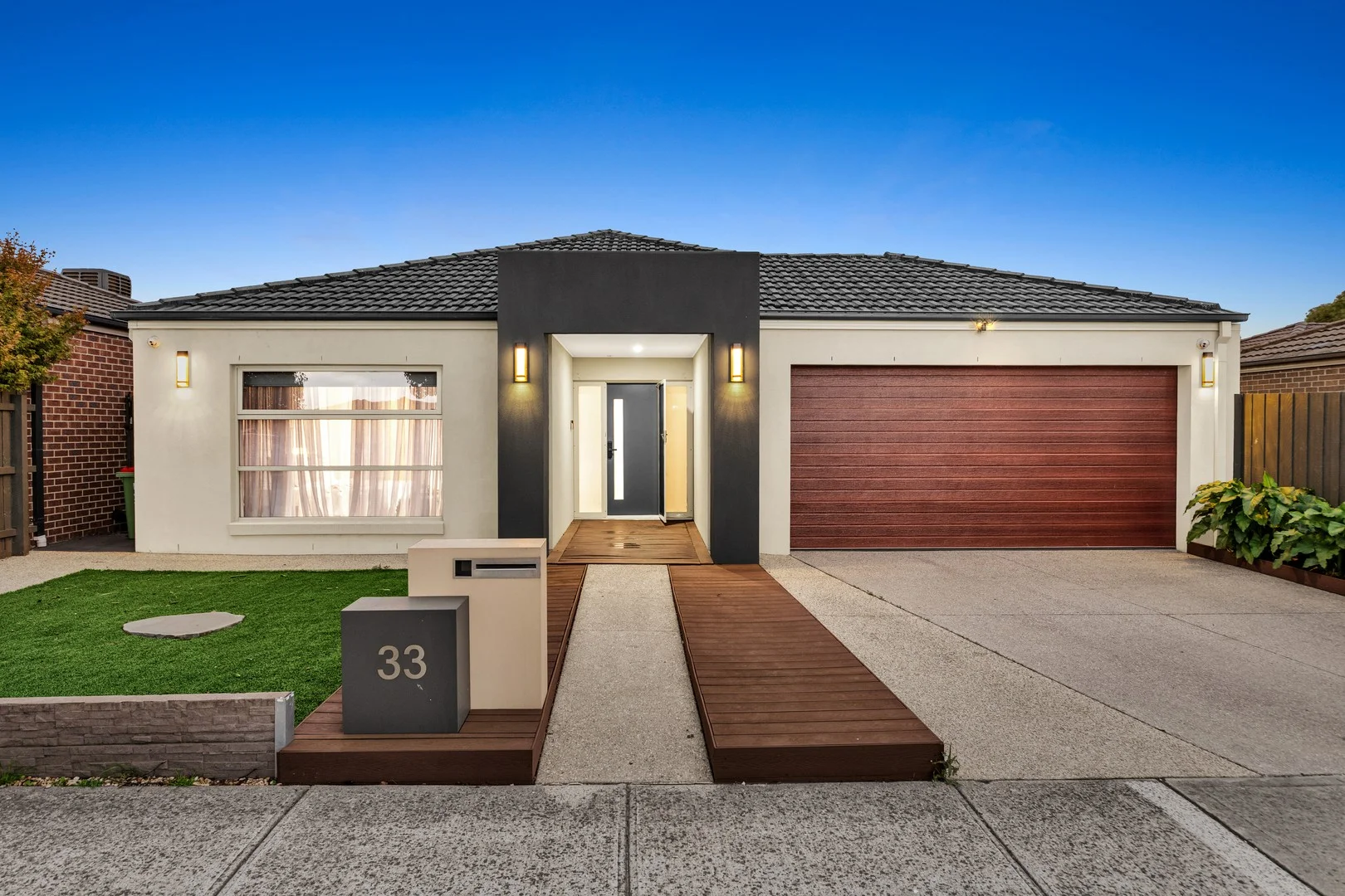 33 CADILLAC STREET, Cranbourne East VIC 3977