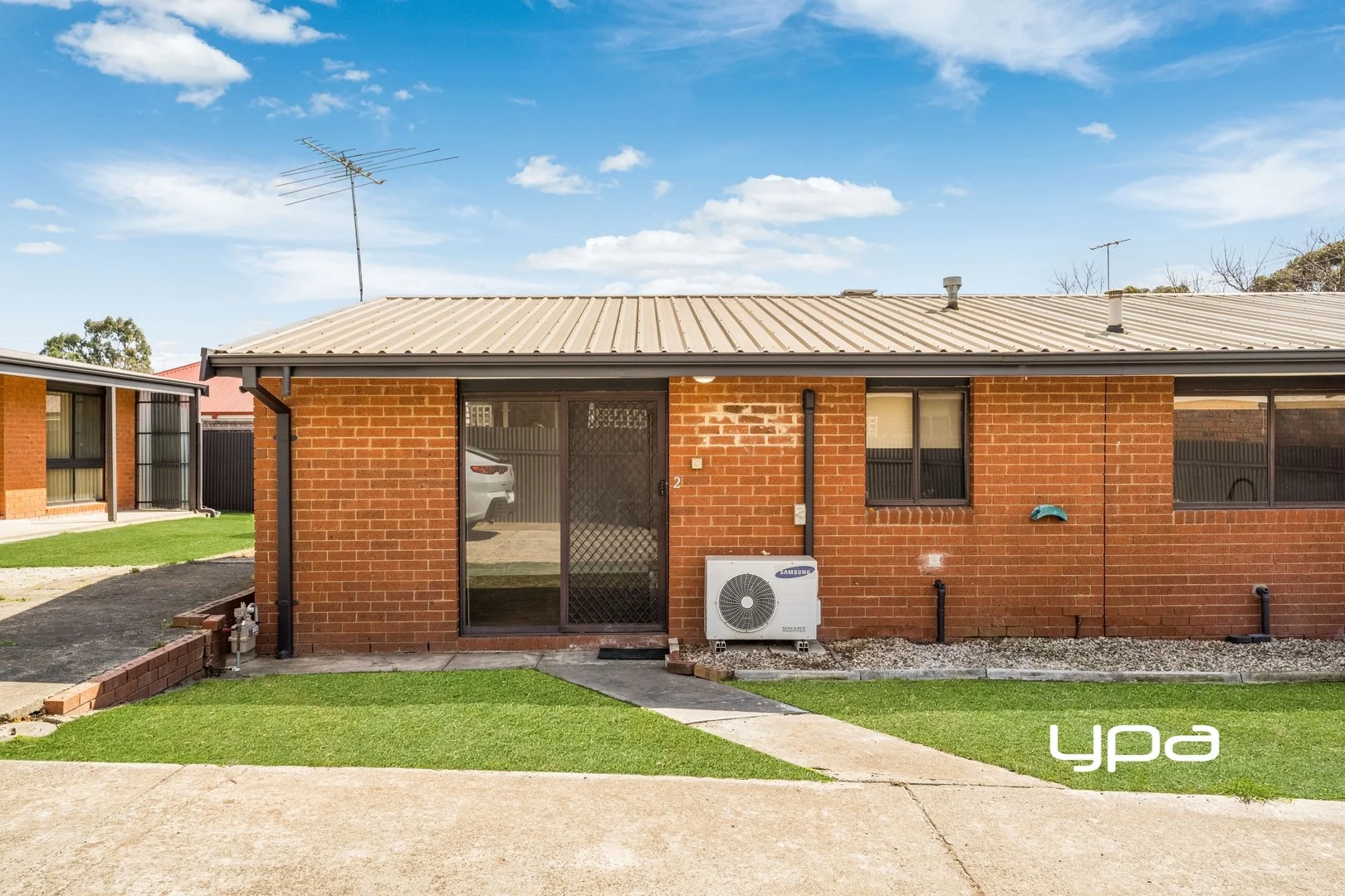 2/8 Harker St, Sunbury VIC 3429