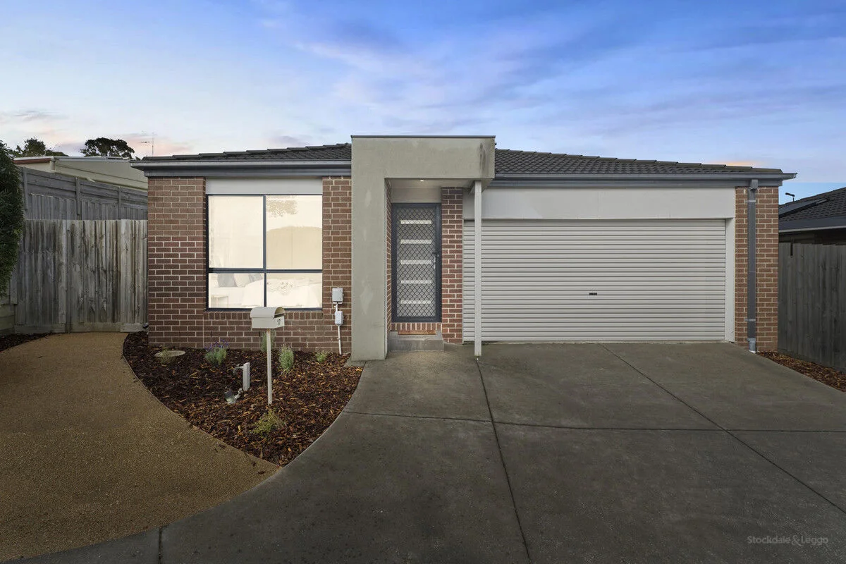 17/11 Hawk Avenue, Pakenham VIC 3810