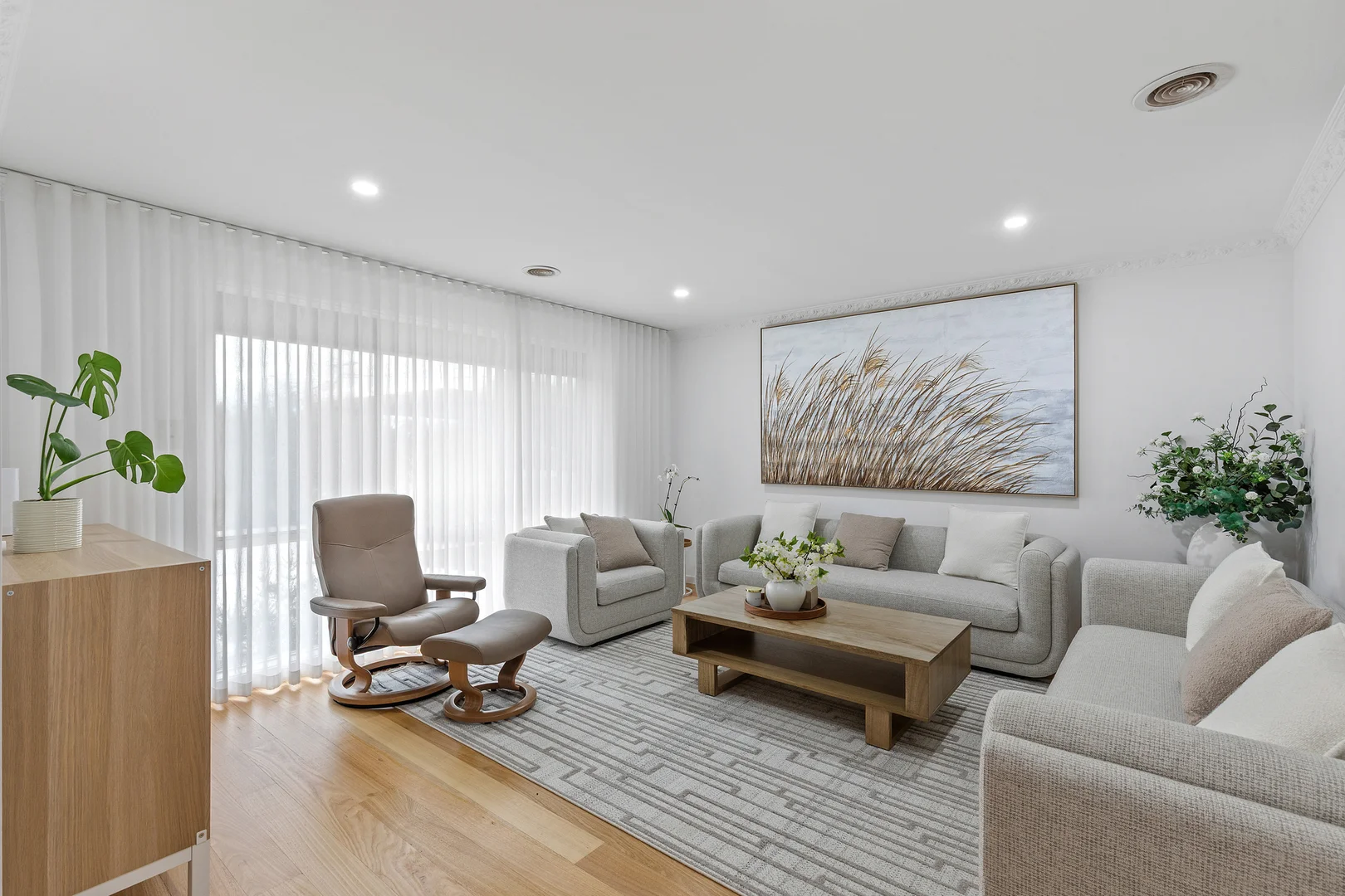 Additional image 2 of 1 Taylors Road, Croydon VIC 3136