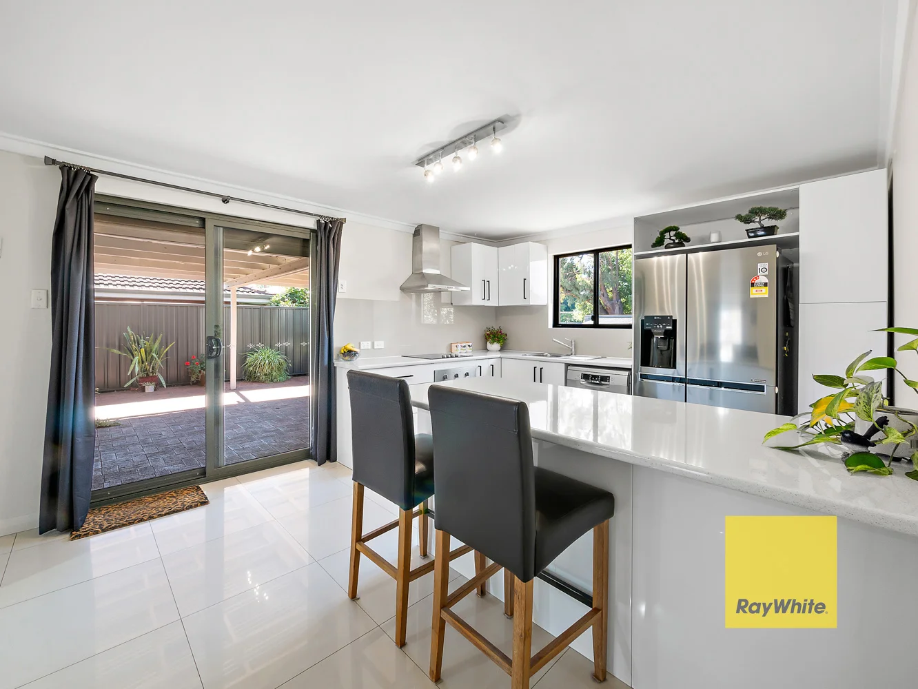 15 Helena Crescent, Thornlie WA 6108