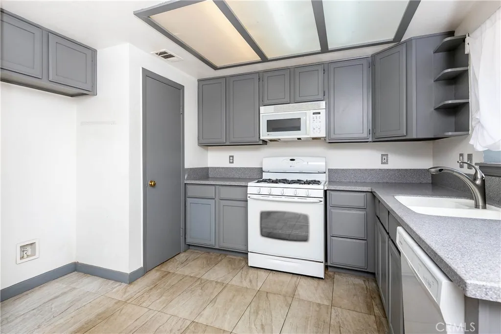 Additional image 10 of 10416 Peach Avenue, California City, CA 93505