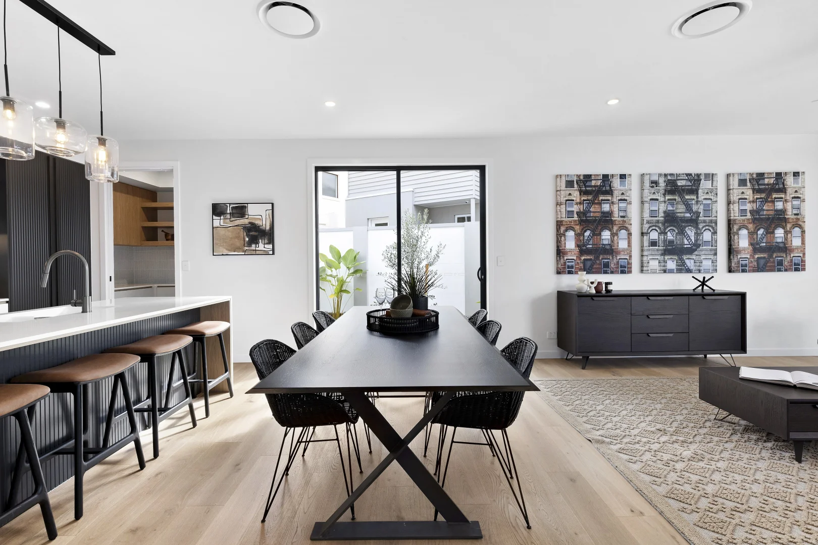 Additional image 8 of 75 Amalfi Drive, Surfers Paradise QLD 4217