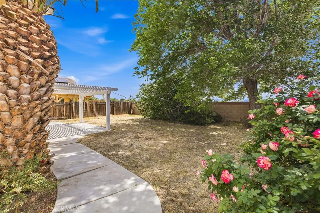 Additional image 31 of 1212 W Ave H4, Lancaster, CA 93534