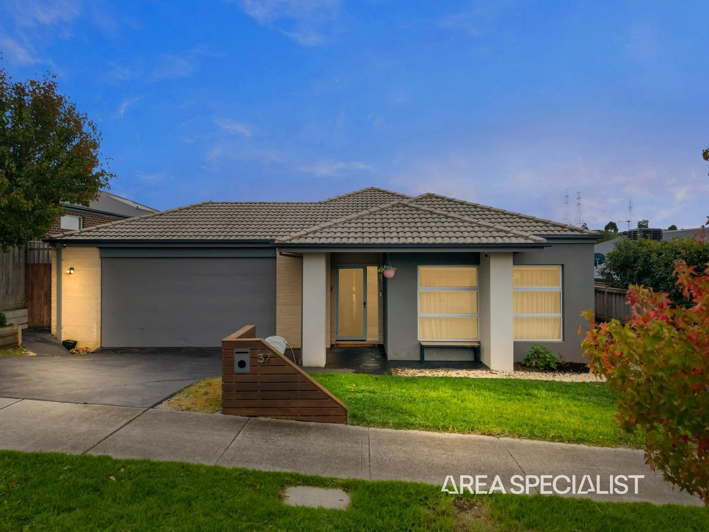 37 Mountford Rise, Pakenham VIC 3810