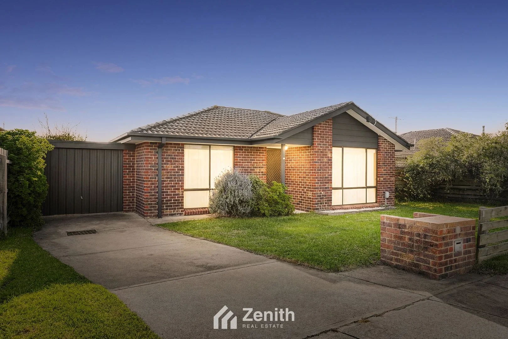 1 Joseph Banks Crescent, Cranbourne VIC 3977