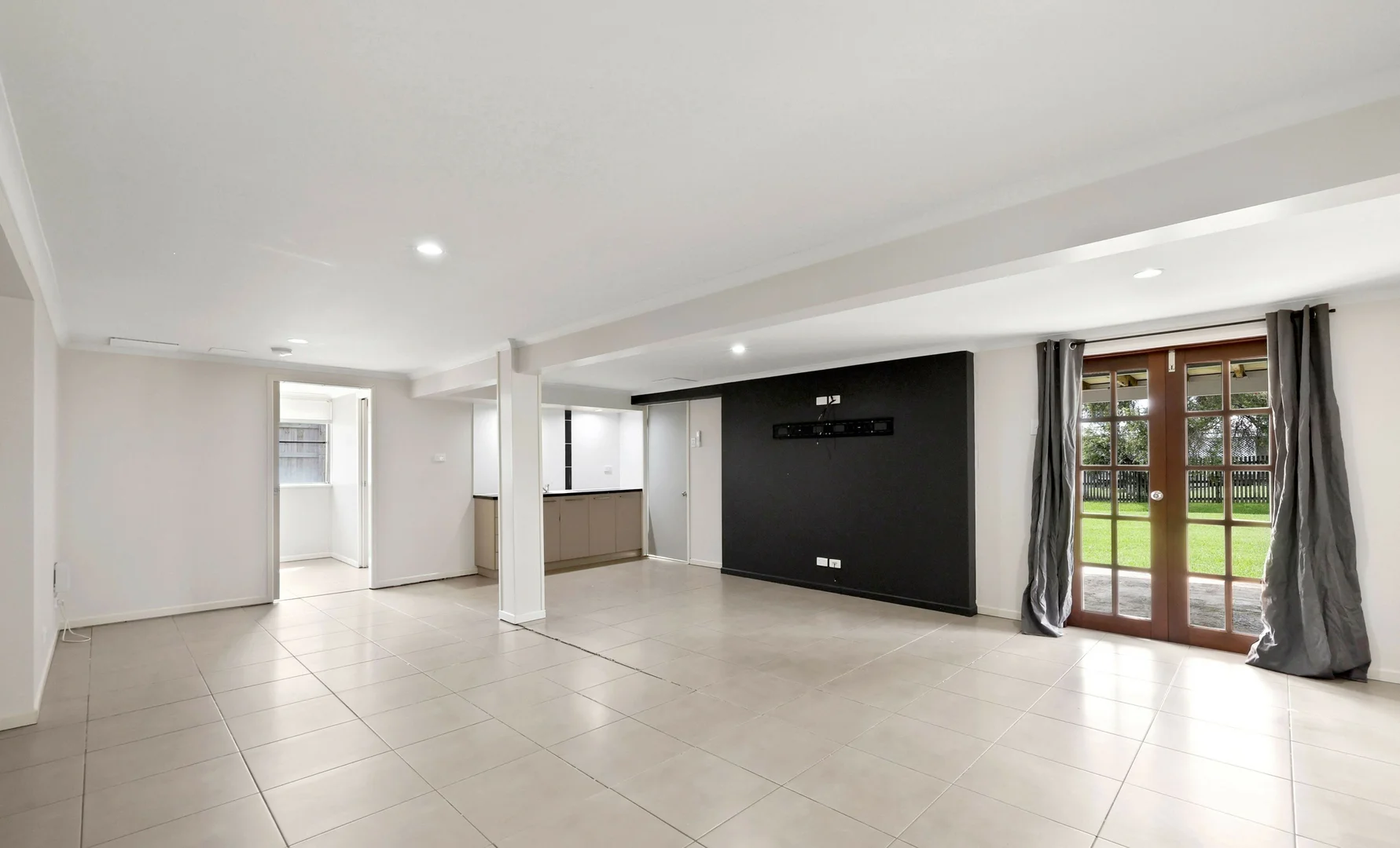 6 Alexander St, Rural View QLD 4740 photo 2
