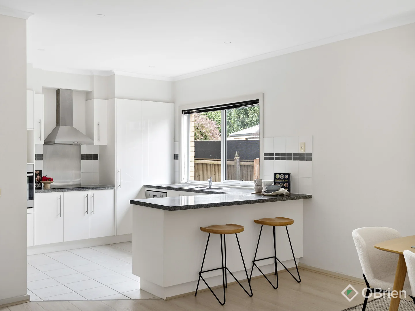 2 Hogan Close, Bonbeach VIC 3196 photo 4