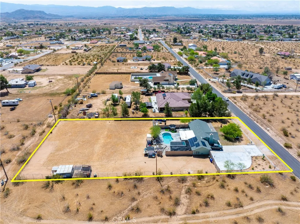 17133 Mesquite Rd, Apple Valley, CA 92307