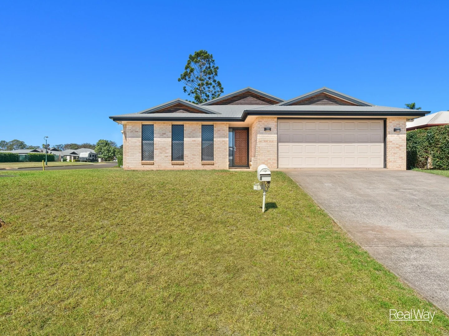 8 Clara Street, Highfields QLD 4352