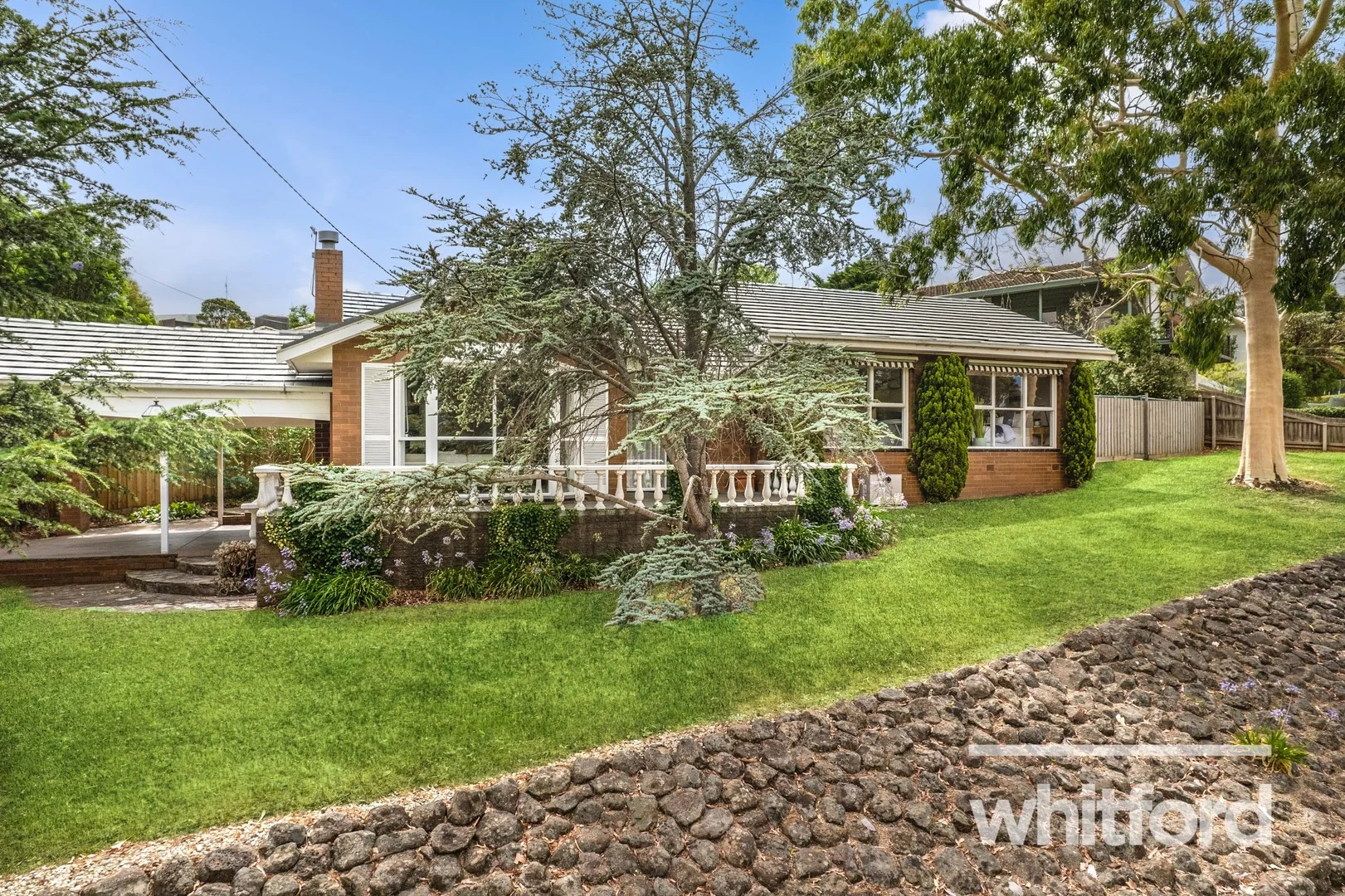 2 Mayfair Drive, Newtown VIC 3220
