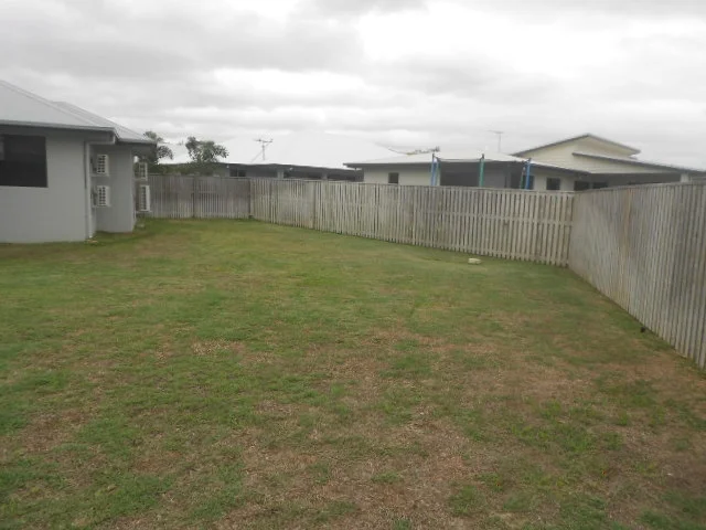 Additional image 8 of 77 Bilbao Place, Bushland Beach QLD 4818