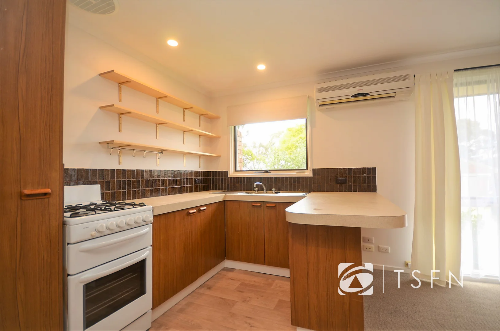 Additional image 2 of 4/8 Tennyson St, Quarry Hill VIC 3550