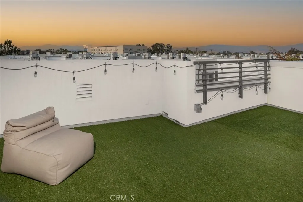 Additional image 105 of 203 Placemark, Irvine, CA 92614