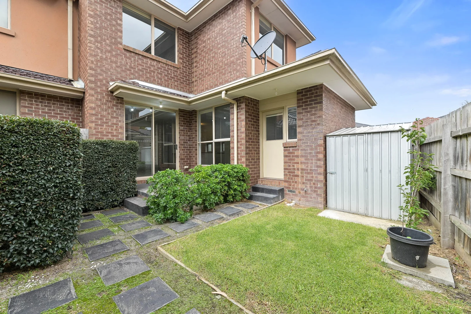Additional image 9 of 2/5 Pine Tree Avenue, Glen Waverley VIC 3150