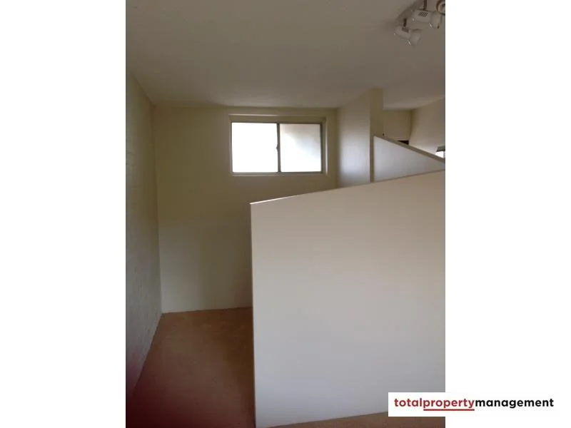 Additional image 5 of 2/58 Bennelong Crescent, Macquarie ACT 2614