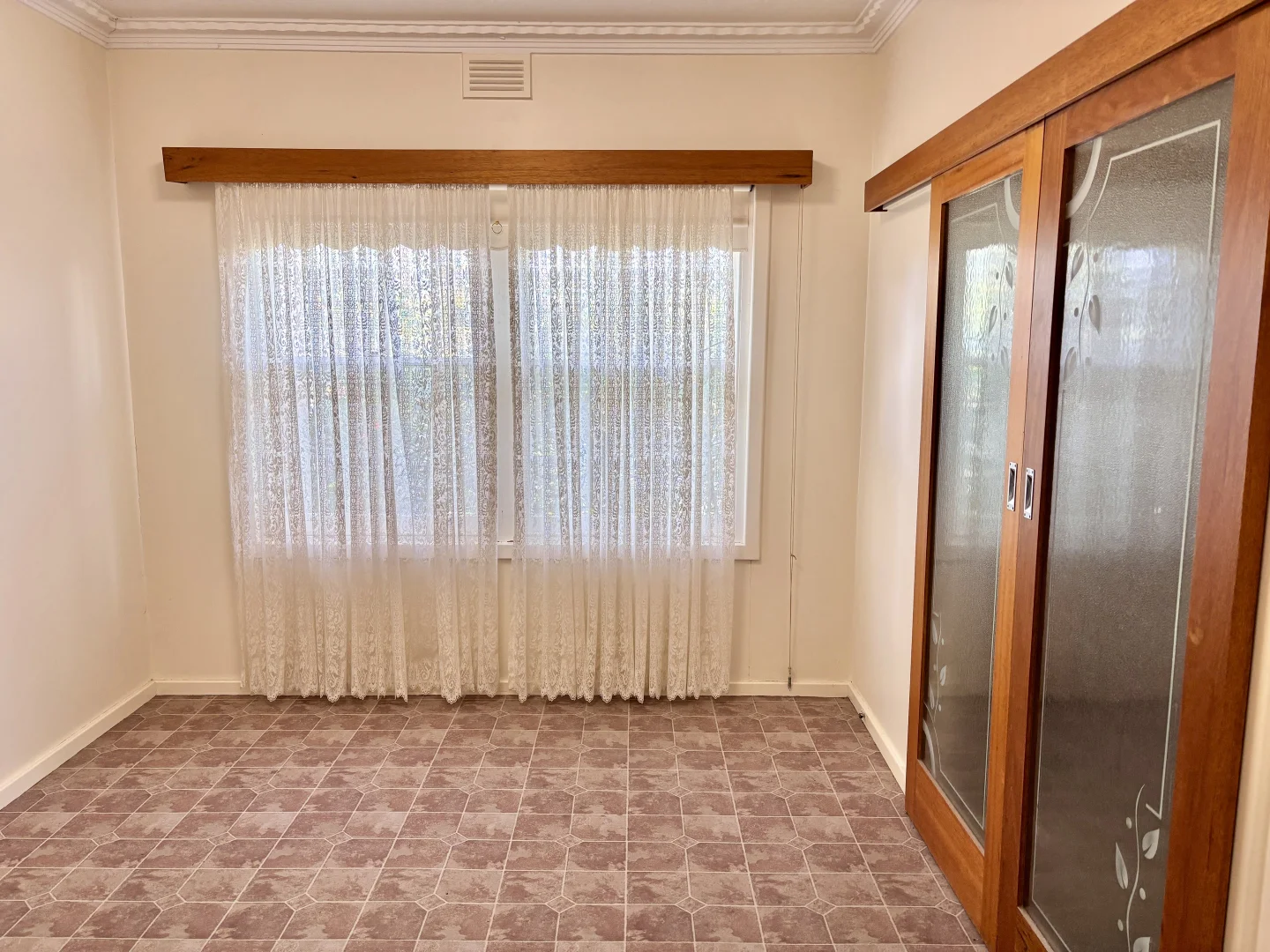 Additional image 5 of 2 Philip Avenue, Bordertown SA 5268