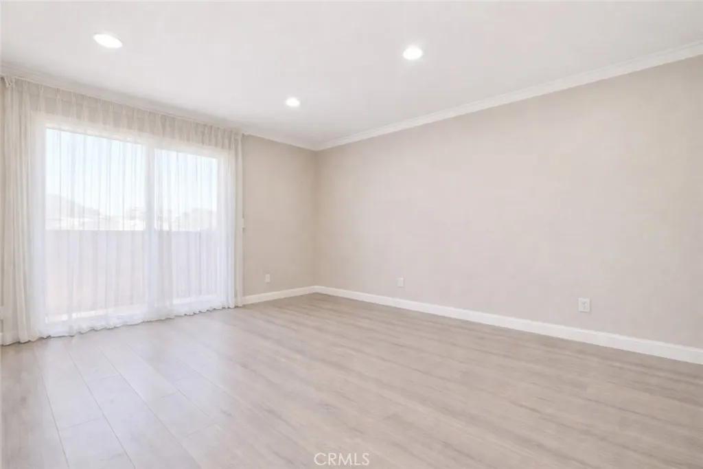 Additional image 5 of 121 Sinclair Avenue Unit 213, Glendale, CA 91206