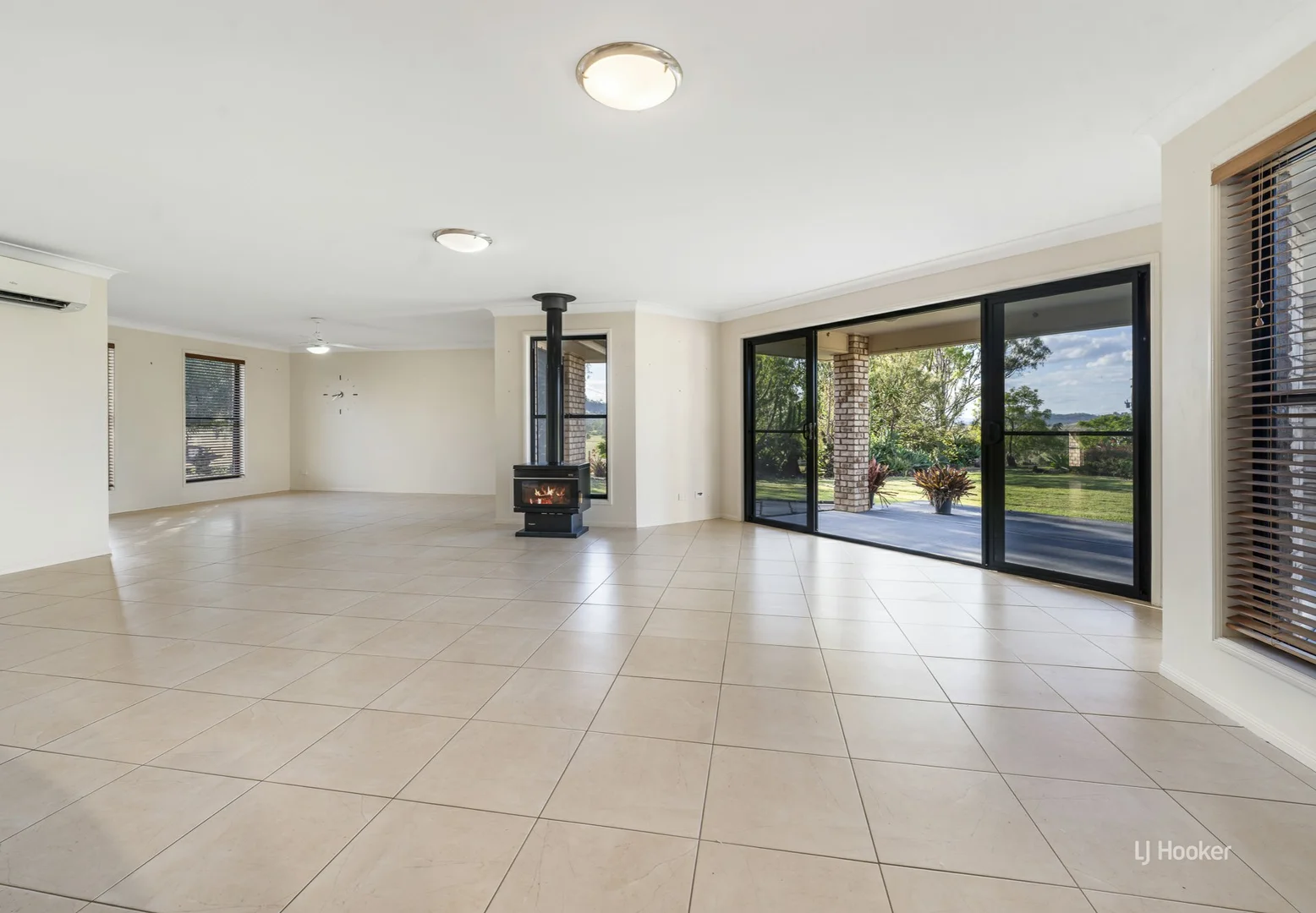 21 Townsend Road, Toogoolawah QLD 4313 photo 4