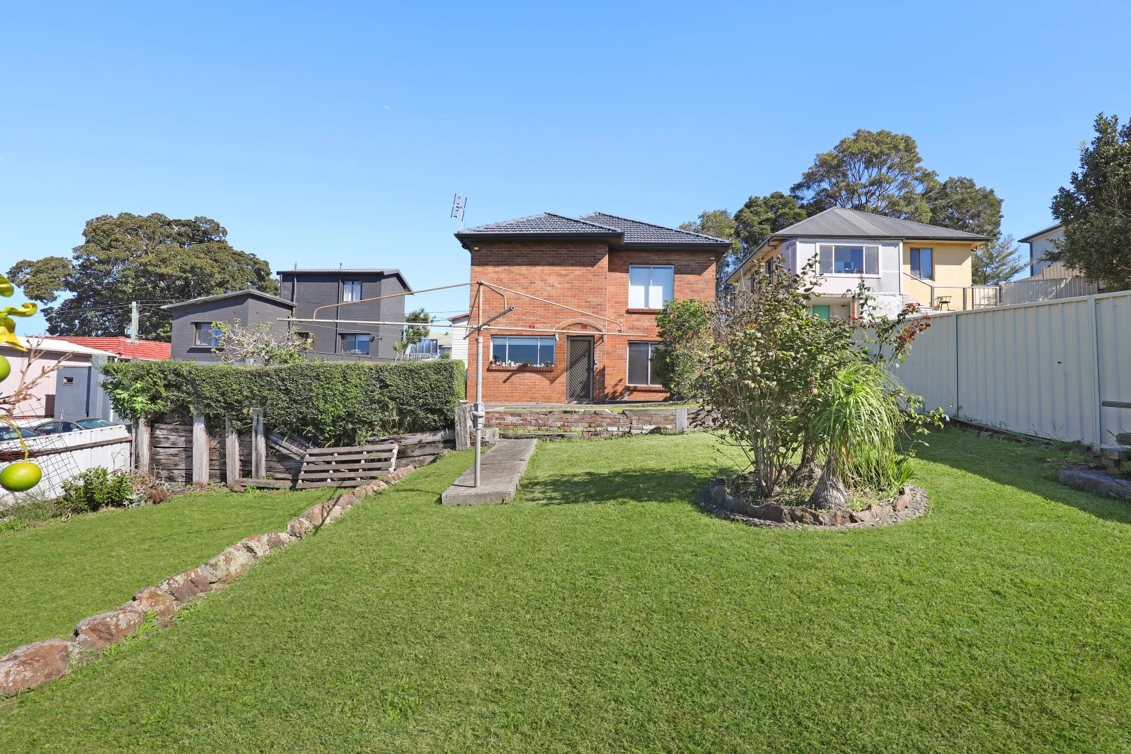 Additional image 12 of 23 Lake Heights Road, Lake Heights NSW 2502