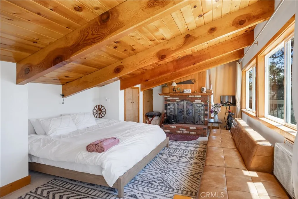 Additional image 19 of 39563 Raccoon Drive, Fawnskin, CA 92333