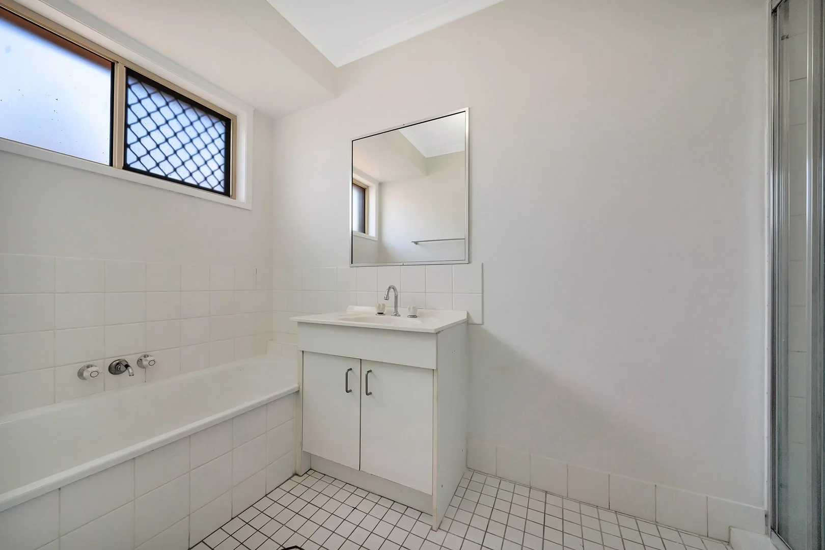 Additional image 6 of 2/24 Kangaroo Avenue, Coombabah QLD 4216