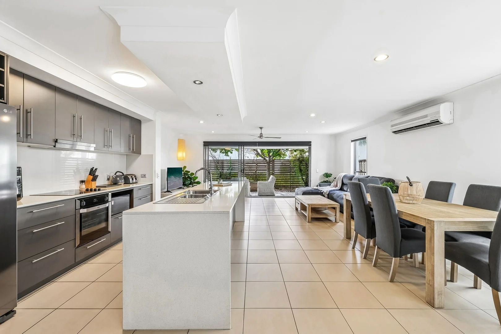 18 Lillie Street, Burleigh Waters QLD 4220