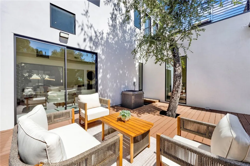 Additional image 136 of 325 W Grandview Avenue, Sierra Madre, CA 91024