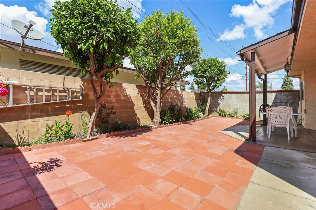 5121 Farago Ave, Temple City, CA 91780