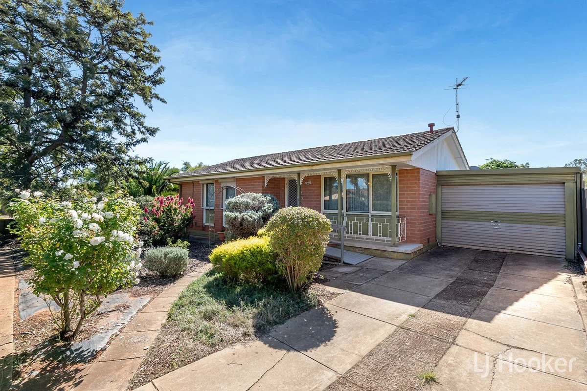 21 Cavenagh Street, Elizabeth Downs SA 5113 photo 2
