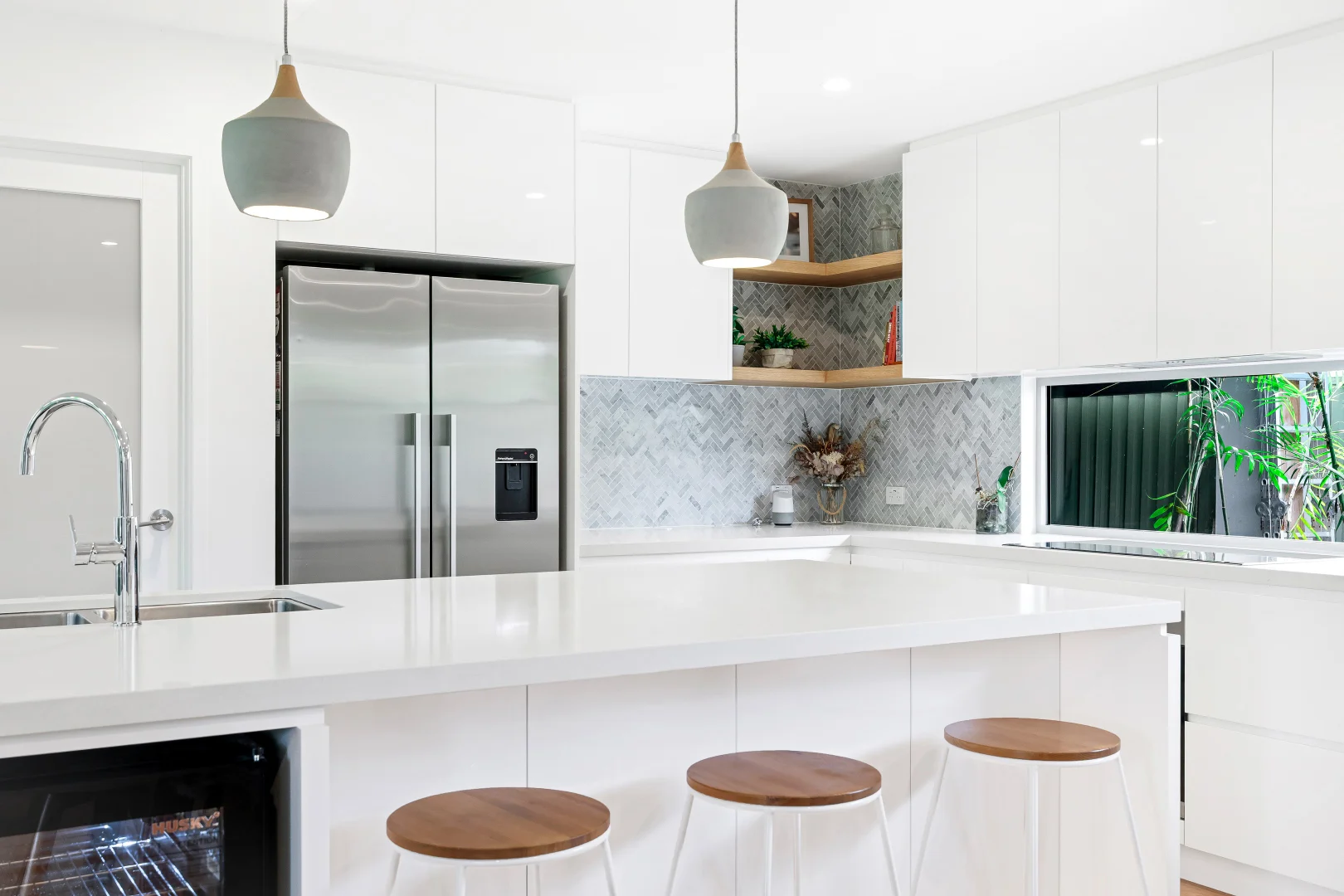 Additional image 5 of 14 Robin Avenue, Paradise Point QLD 4216
