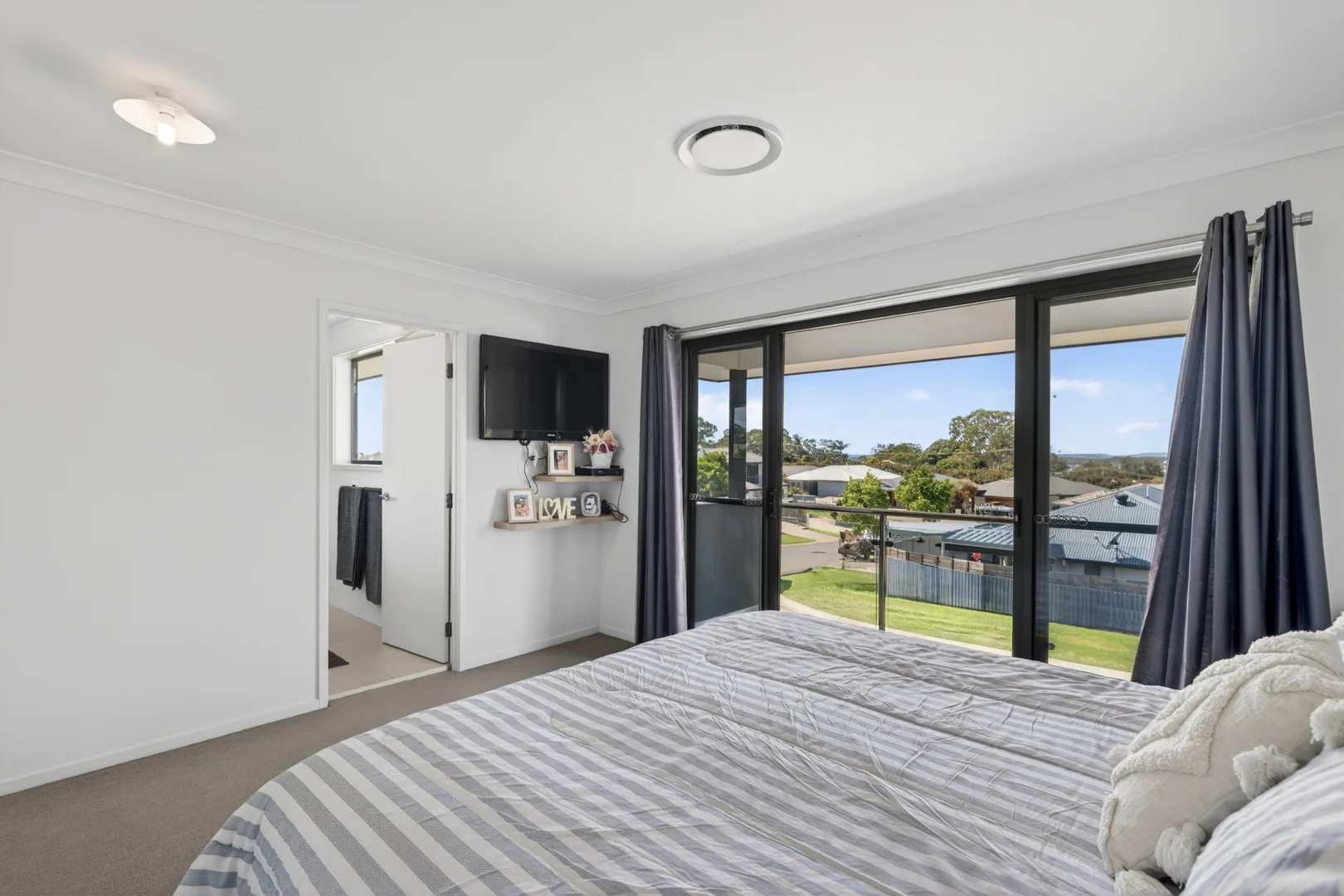 Additional image 22 of 8 Avoca Place, Redland Bay QLD 4165