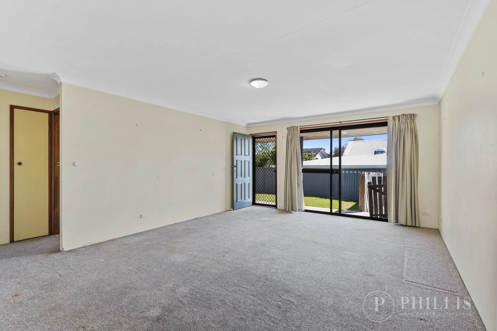 1 & 2/77 Corunna Crescent, Ashmore QLD 4214 photo 4