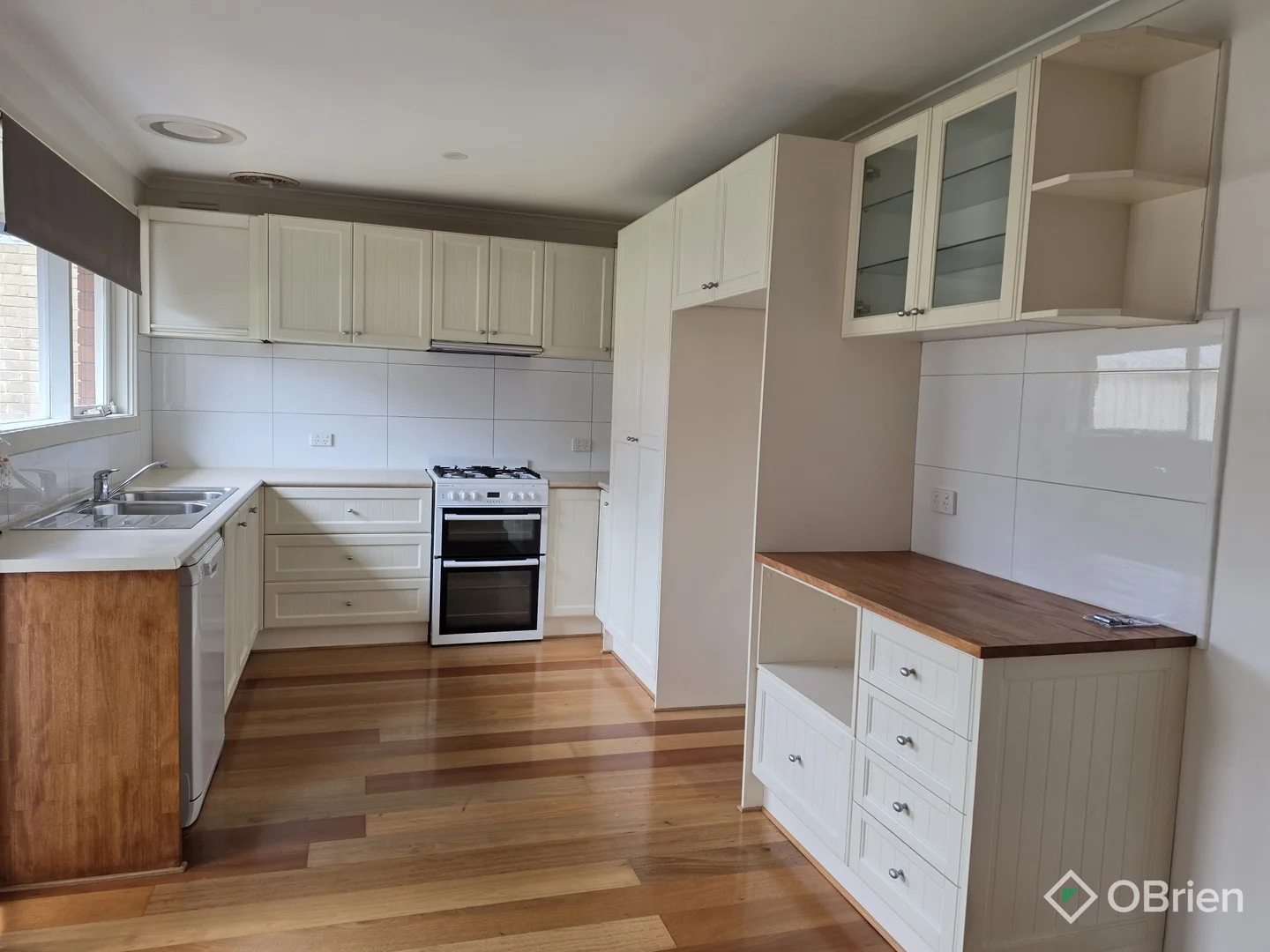 24 Davitt Drive, Deer Park VIC 3023 photo 5