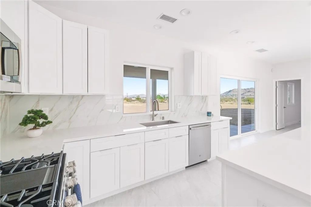 Additional image 12 of 15192 Barbara, Apple Valley, CA 92307